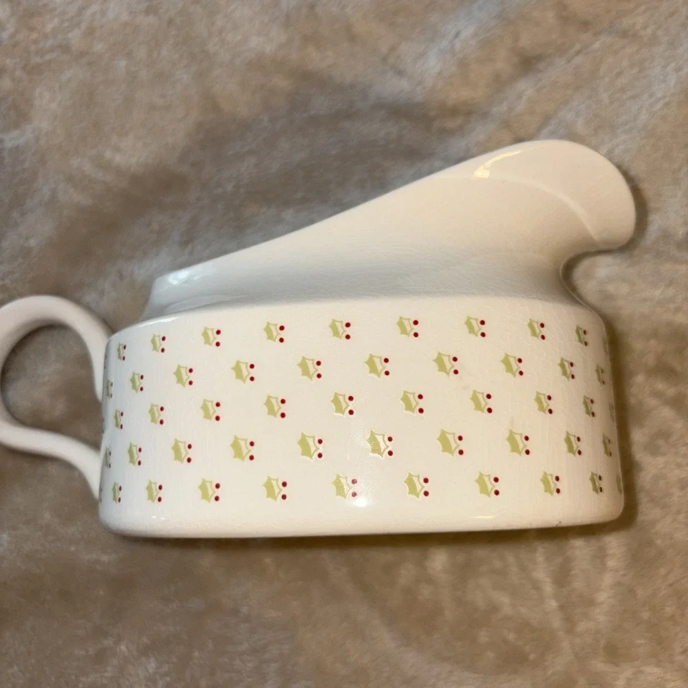 Charlton Hall By Kobe Classic Traditions of Christmas Gravy Boat